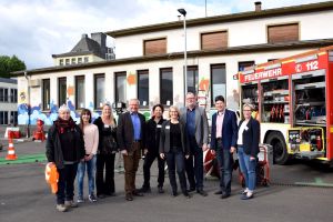 Foto: Die Organisatorinnen der Jugendämter, Gleichstellungsstellen, der Arbeitsagentur und dem Job-Center mit Landrat Achim Hallerbach, Arbeitsamtsdirektor Karl-Ernst Starfeld und Bürgermeister Michael Mang.  